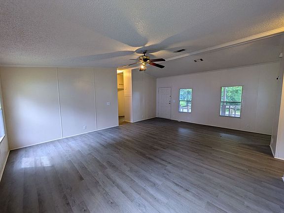4th image of 115 Peach St