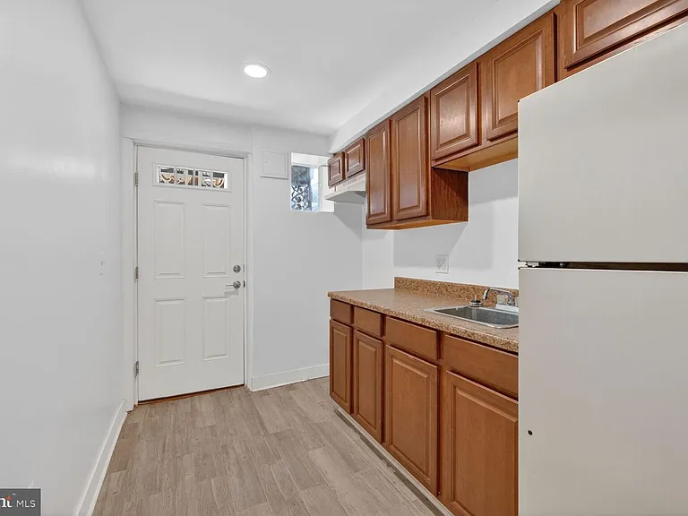 2218 16th St NE — Photo 15