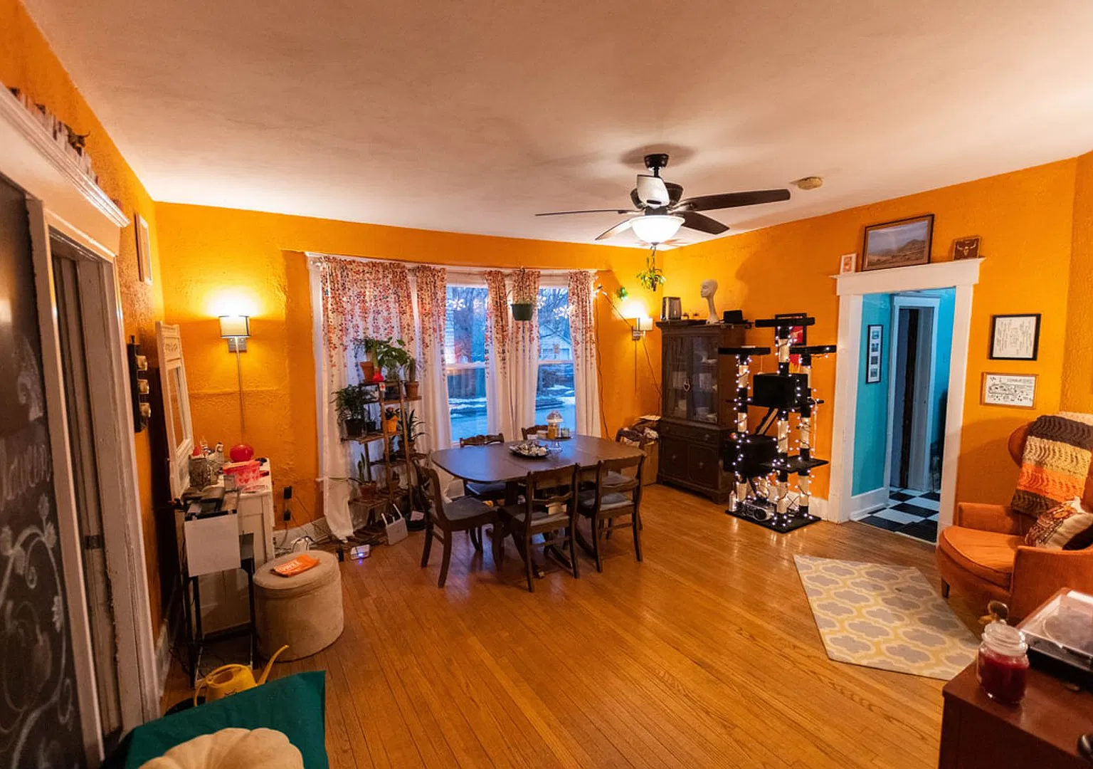 Huge sunny vintage 4bedroom apartment — Photo 2