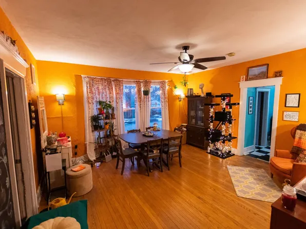 Huge sunny vintage 4bedroom apartment, 509 S Race St #1, Urbana, IL 61801