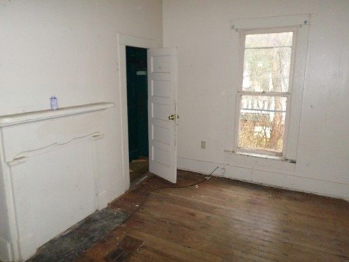 4th image of 163 S Rosewood