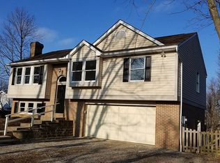 1113 1/2 Mohawk Rd, Mc Donald, PA 15057