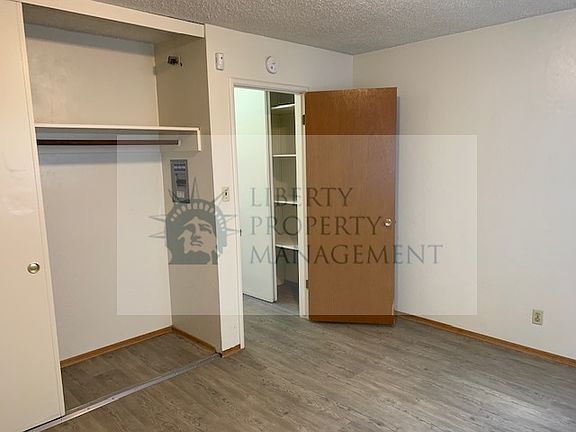 5th image of 504 E Elm St APT 23