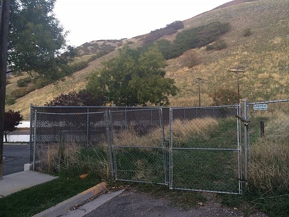4th image of 3718 E Golden Oaks Dr