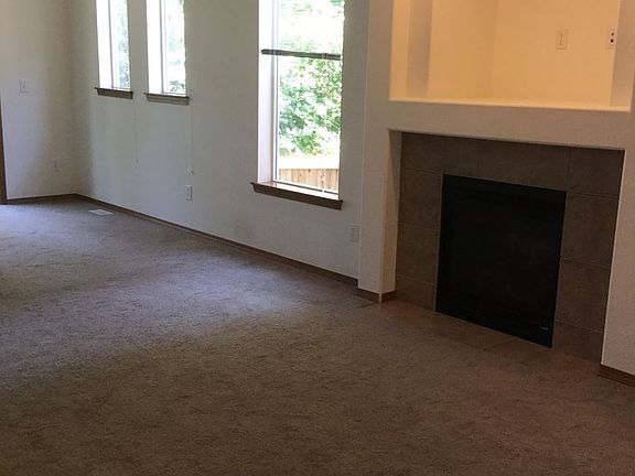 3rd image of 8415 16th St NE