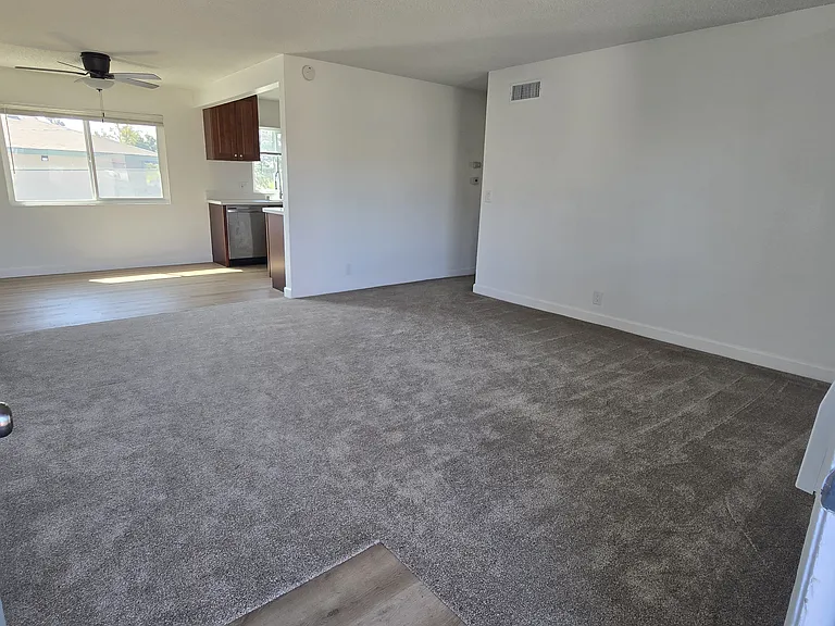 2650 E Park Ln #G — Photo 6