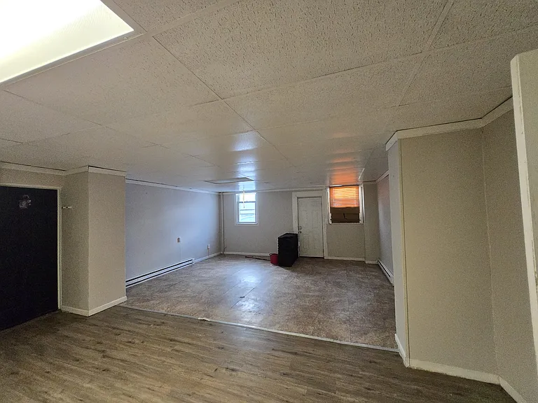 300-302 William St #1 — Photo 8