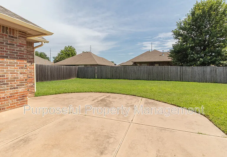 9008 NW 79th St — Photo 33