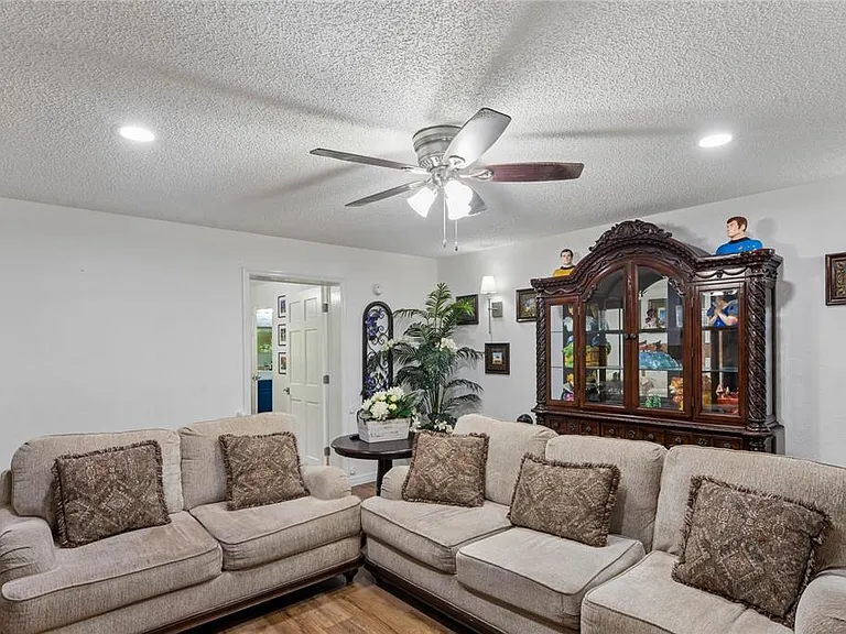 20424 Marguerite Rd — Photo 9