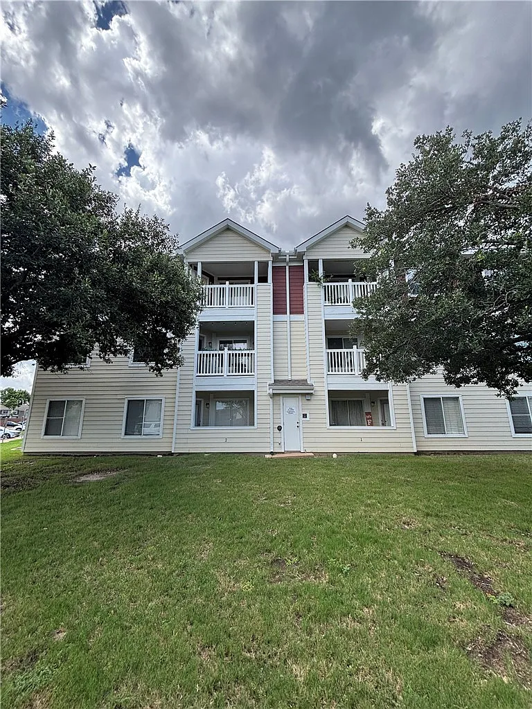 4 bed, 1236 sqft, $1,600 — Photo 2