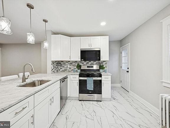 5th image of 413 Clifton Ave
