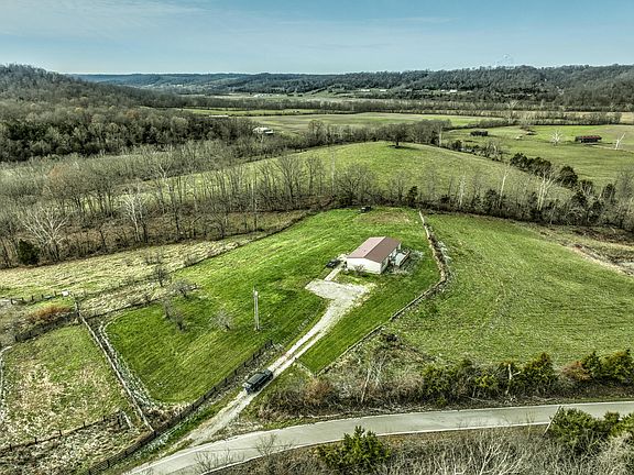 5th image of 385 Mosby Creek Rd