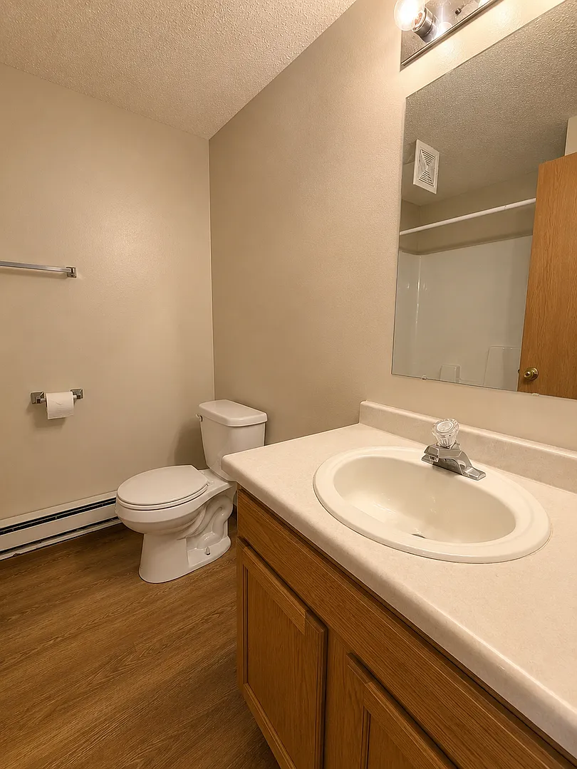 Schott-1103 Campbell Drive — Photo 2