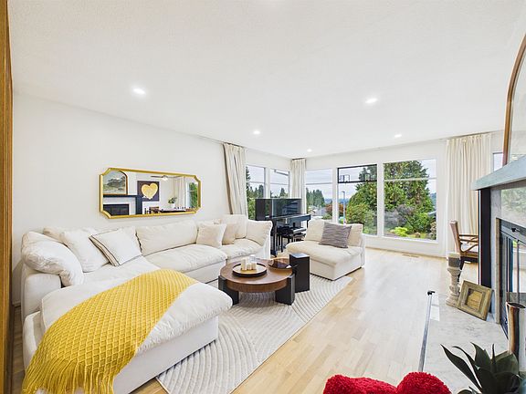 5th image of 1316 Honeysuckle Ln