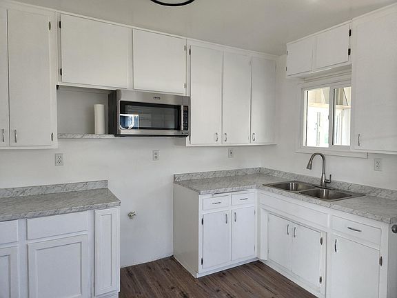3rd image of 10848 Inez St