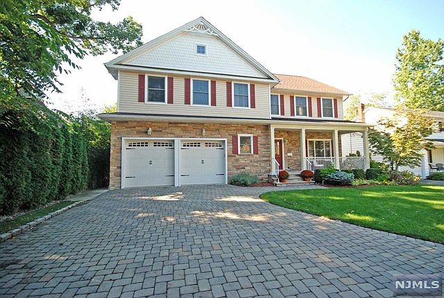 1st image of 18 Dogwood Ln