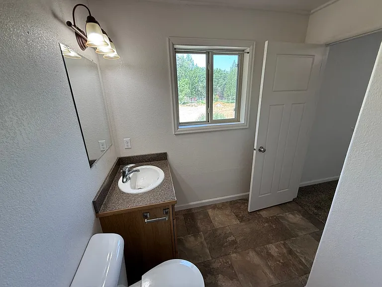 418 W Pershing — Photo 31