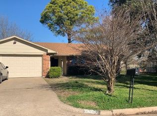 1202 Bradley Dr, Cleburne, TX 76033