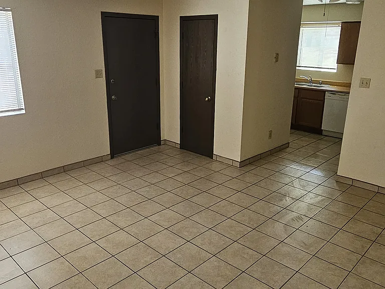 Fairway Dr — Photo 4