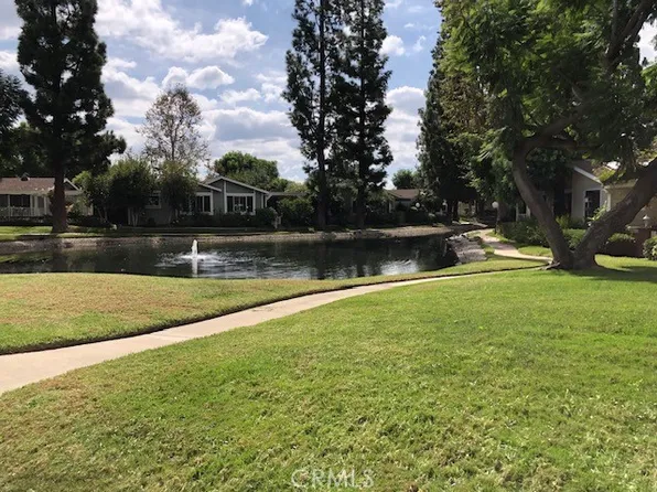 1537 Wood Lk, Santa Ana, CA 92705