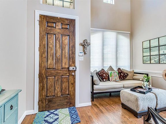 3rd image of 3343 Garrett Dr