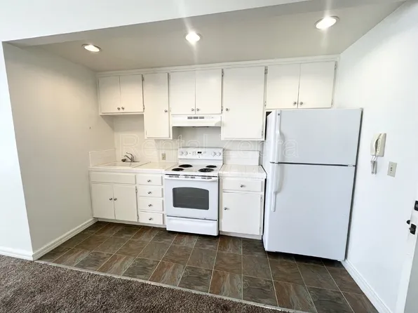 317 W Main St APT 2, Merced, CA 95340