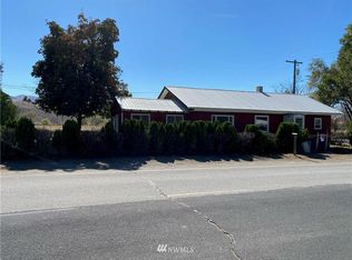 402 8th Ave, Omak, WA 98841