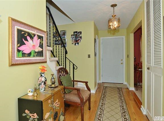 3rd image of 22 Meadow Ct