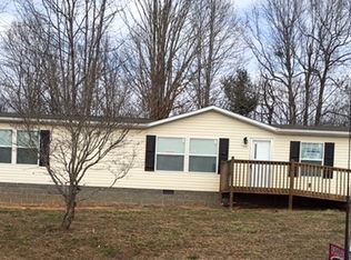 140 Cedar Ridge Pl, Mount Airy, NC 27030