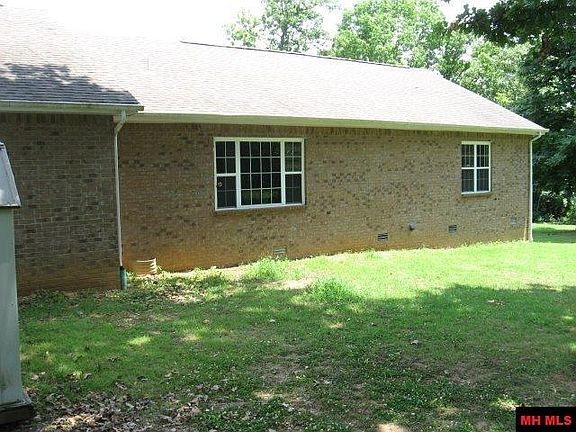3rd image of 24 Davey Ln