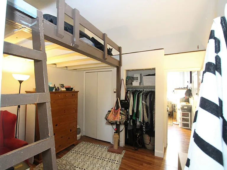 2109 Spring Garden St #1F — Photo 1