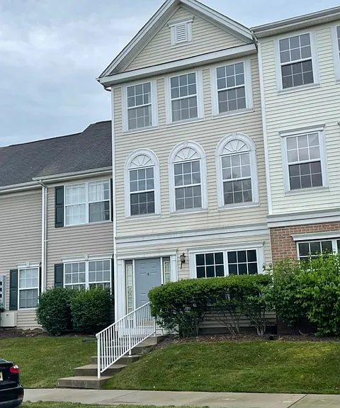 31 Woodlake Dr — Photo 3