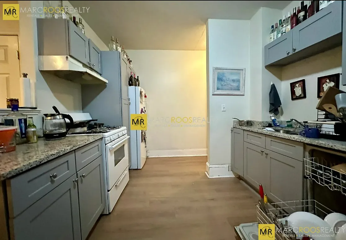 4 bed, 9999 sqft, $4,250 — Photo 3