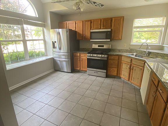 5th image of 11353 Cherry Hill Ct
