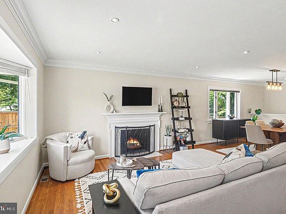 2nd image of 6300 Yellowstone Dr