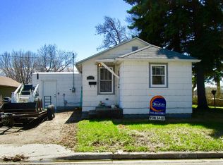 1016 Fair St SE, Devils Lake, ND 58301