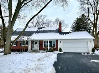 326 N Pine St, Geneva, IL 60134