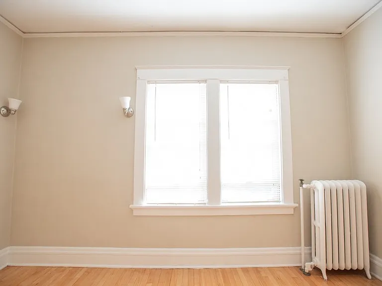 Freshly Renovated 2BR Apartments Near UWM Heat Included — Photo 33