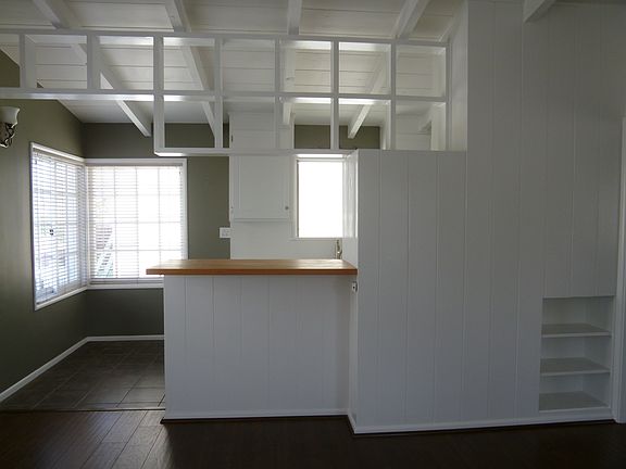 3rd image of 718 1/2 Orchid Ave