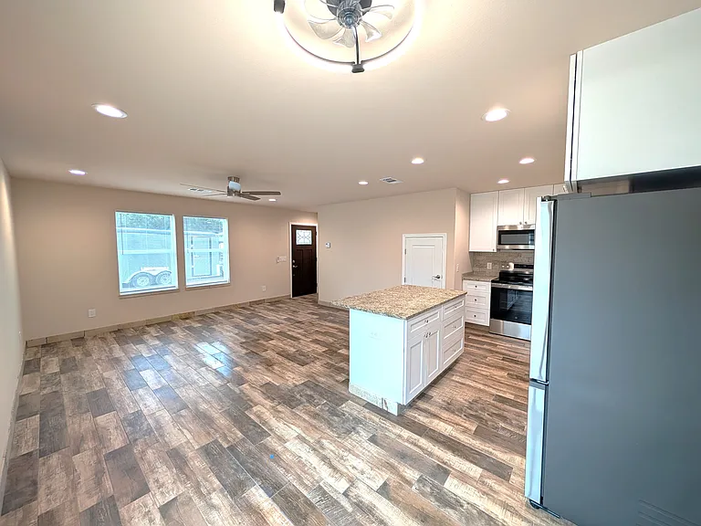1012 Makayla Dr — Photo 16