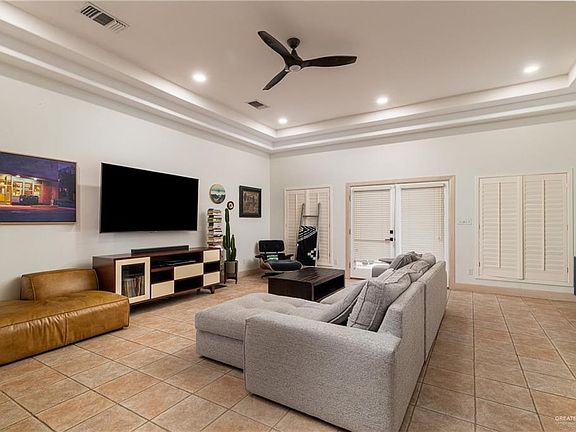 4th image of 2612 Easy St