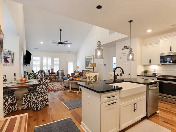 211 Grange Valley Ln, Central, SC 29630