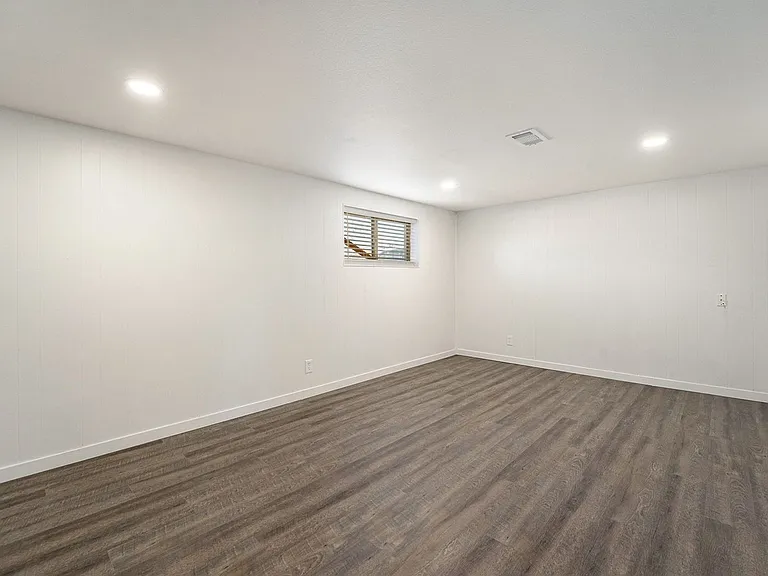 4728 Estes St #B — Photo 5
