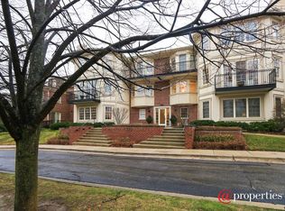 333 E Westminster Rd #2D, Lake Forest, IL 60045