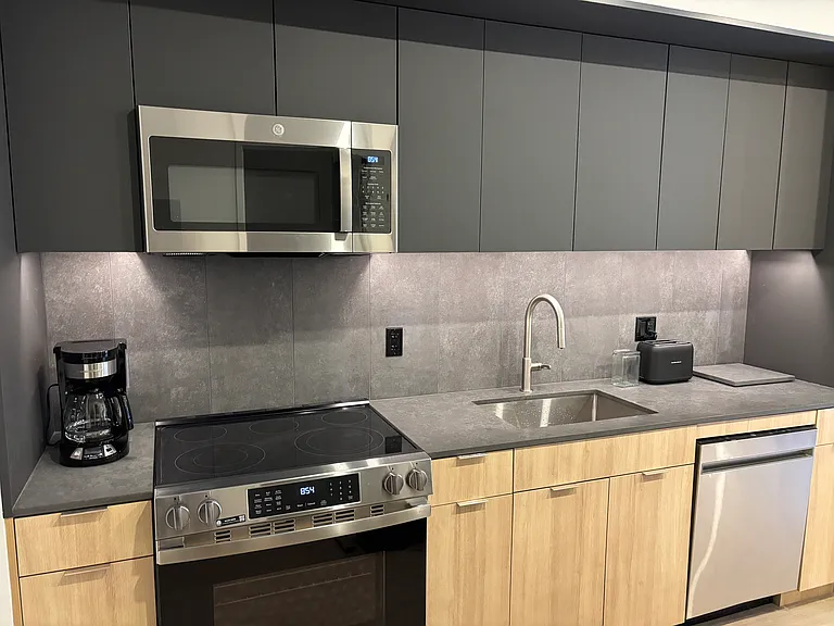 24 8th St #3F — Photo 6