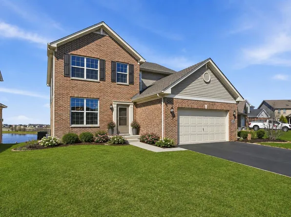 10322 Adler Cove St, Saint John, IN 46373