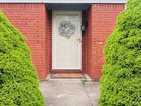 3rd image of 9009 Tremont Pl