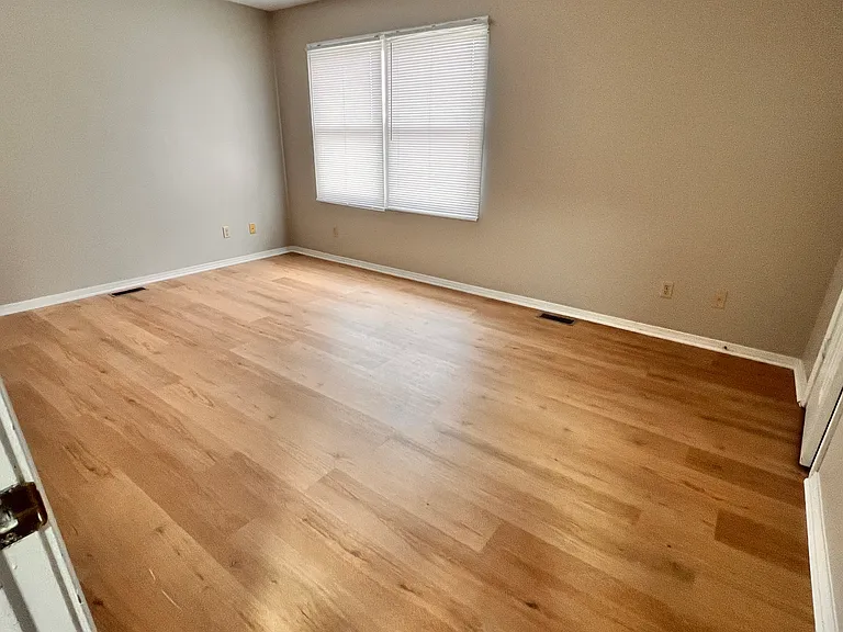 1383 W Allen St #B3 — Photo 10