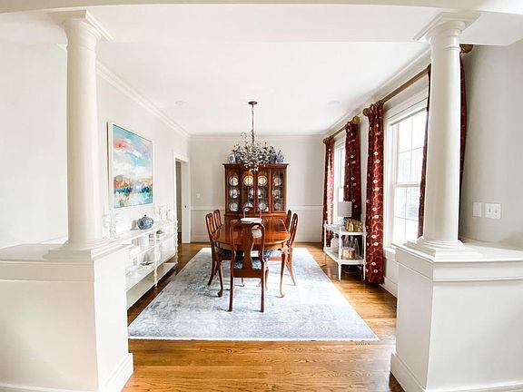 5th image of 12 Westport Ln