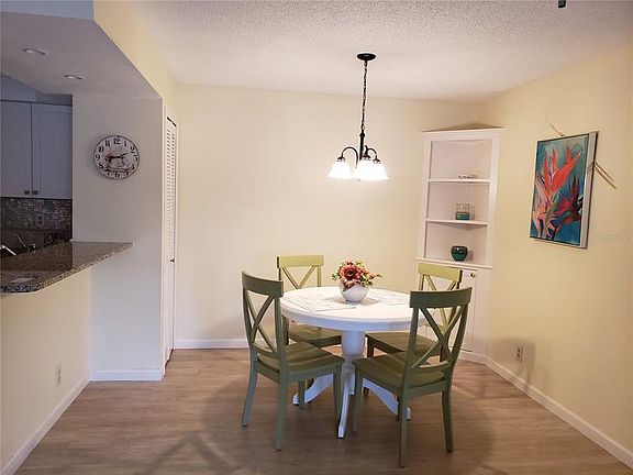 3rd image of 19505 Quesada Ave Unit Oo203